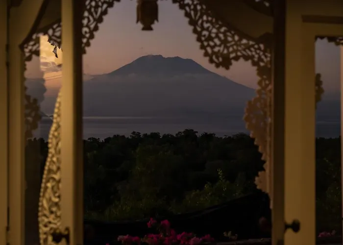 Mambo Hill Resort 4*