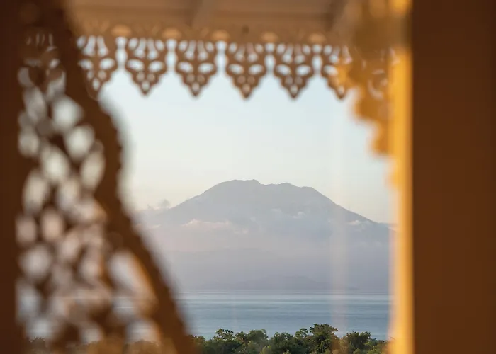 Mambo Hill Resort 4*